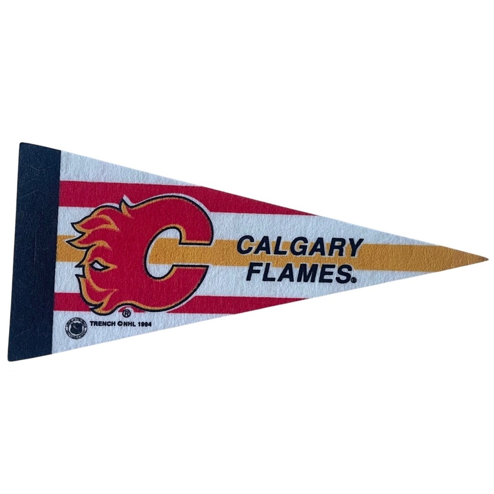 Calgary flames  Vintage‎ NHL Hockey Mini Pennant 9"x4" Felt Banner Flag